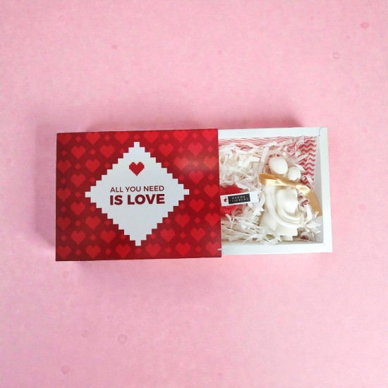 Couple candle with cute heart 