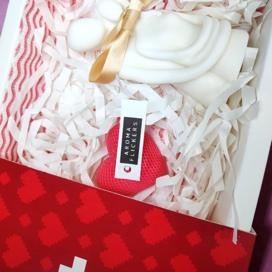 Couple candle with cute heart 