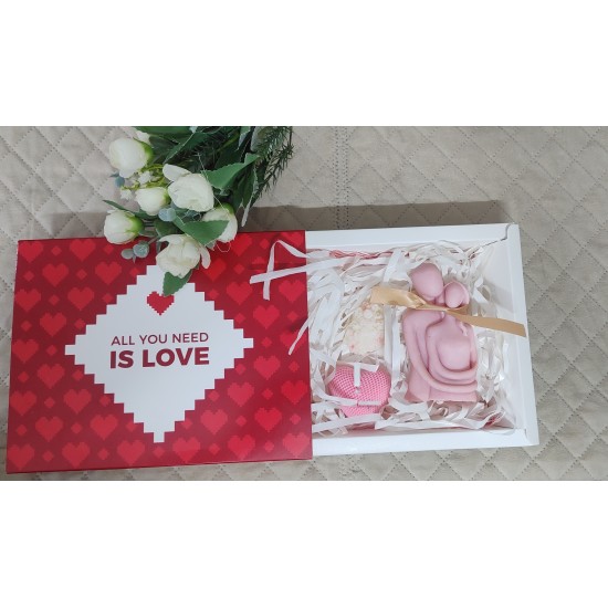 Couple candle with cute heart 